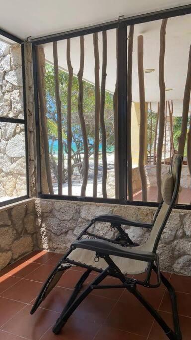 Beachfront Apartment With Swimming Pool. One Bedroom Celestun Exteriör bild