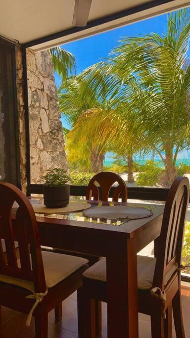 Beachfront Apartment With Swimming Pool. One Bedroom Celestun Exteriör bild
